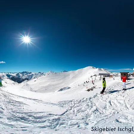 Clubdorf Tirolerhof / Ischgl